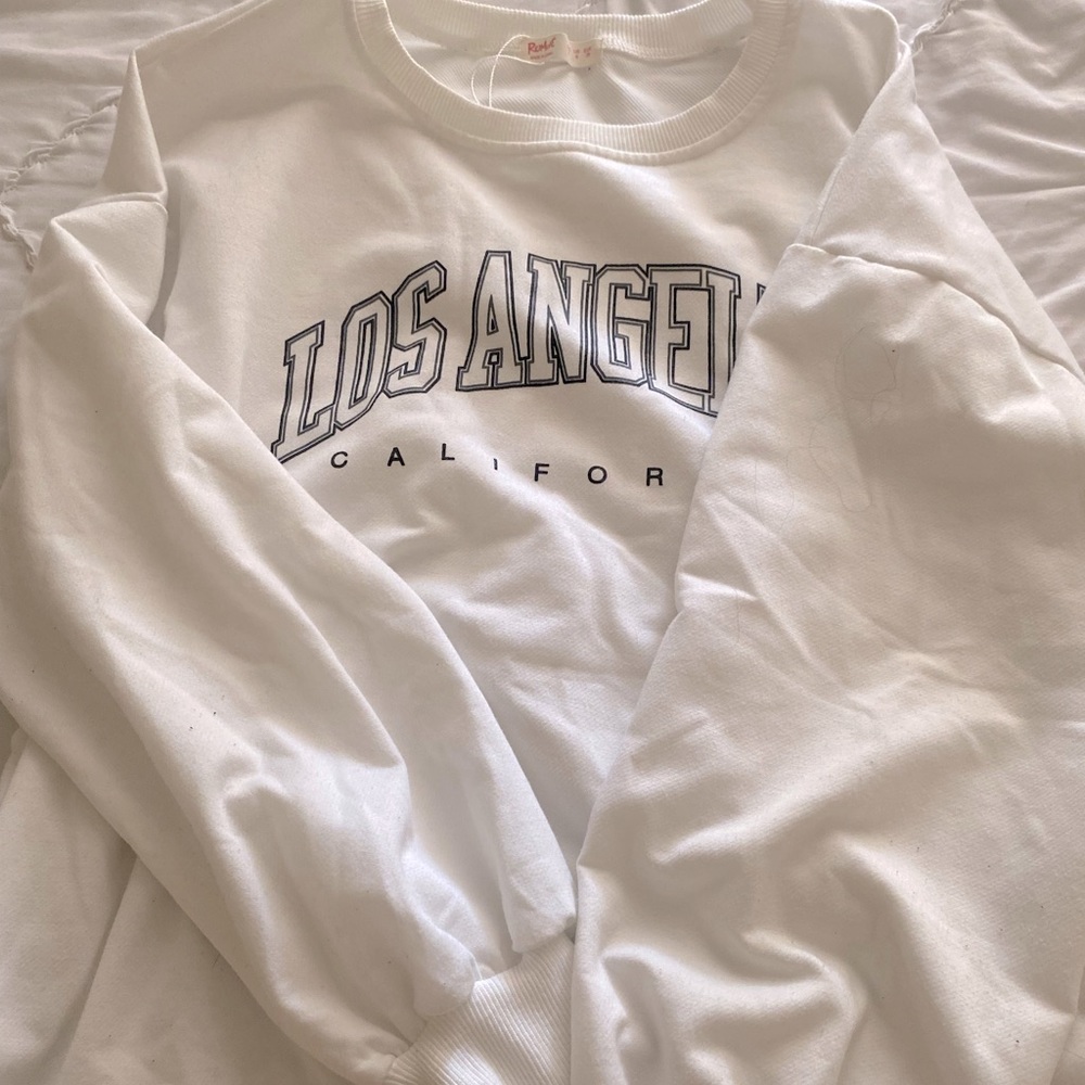 Los Angeles sweatshirt! 🤍